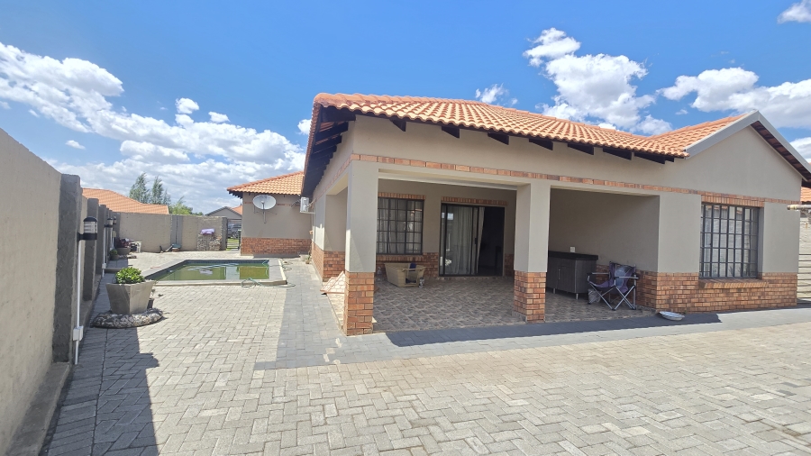 3 Bedroom Property for Sale in Waterkloof North West